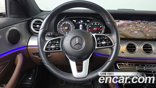 Mercedes-Benz E-Class 2019 — photo 19