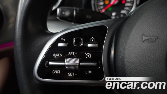 Mercedes-Benz E-Class 2019 — photo 22