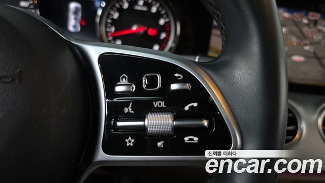 Mercedes-Benz E-Class 2019 — photo 23