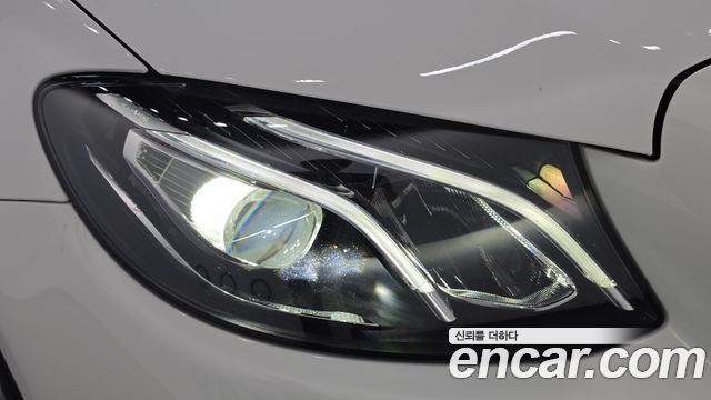 Mercedes-Benz E-Class 2019 — photo 8