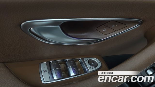 Mercedes-Benz E-Class 2019 — photo 29