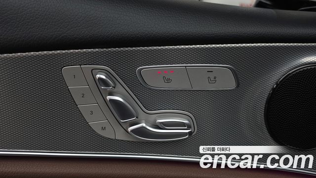 Mercedes-Benz E-Class 2019 — photo 30