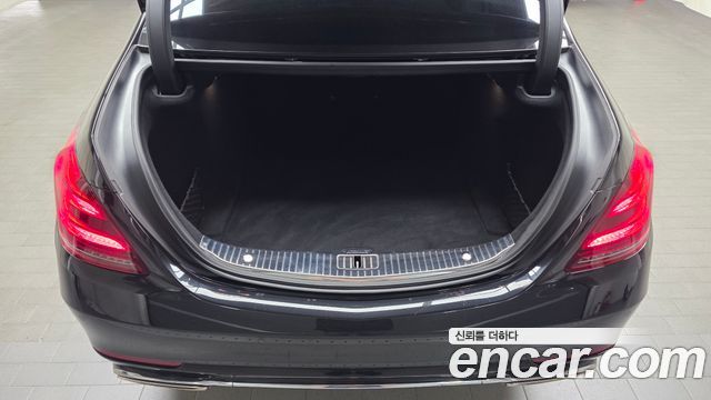 Mercedes-Benz S-Class 2018 — photo 24