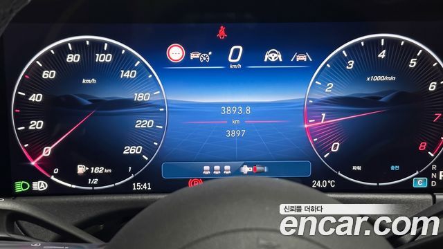 Mercedes-Benz E-Class 2026 — photo 8