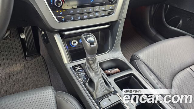 Hyundai Sonata 2016 — photo 12