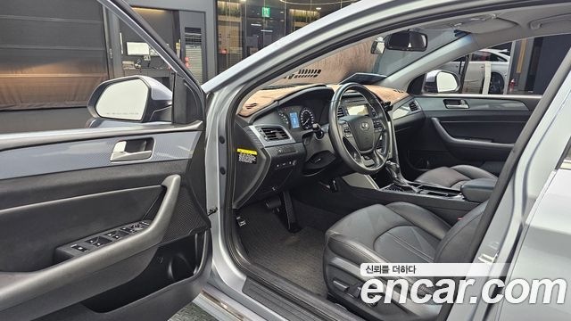 Hyundai Sonata 2016 — photo 13