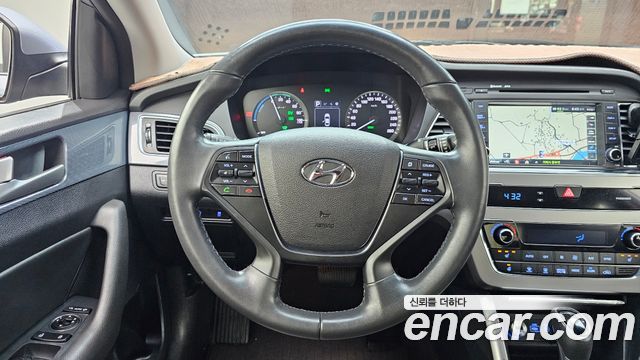 Hyundai Sonata 2016 — photo 19
