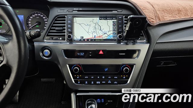Hyundai Sonata 2016 — photo 20