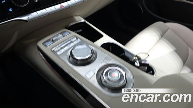 Genesis GV70 2023 — photo 12