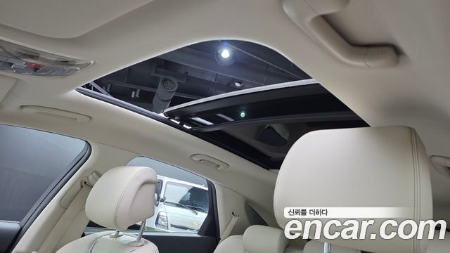 Genesis GV70 2023 — photo 22