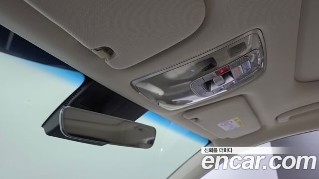 Genesis GV70 2023 — photo 25