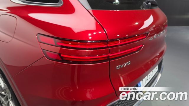 Genesis GV70 2023 — photo 9
