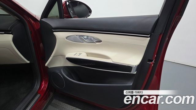 Genesis GV70 2023 — photo 14