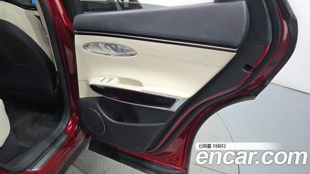 Genesis GV70 2023 — photo 15