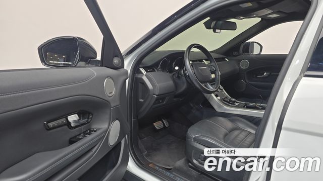 Land Rover Range Rover Evoque 2019 — photo 13