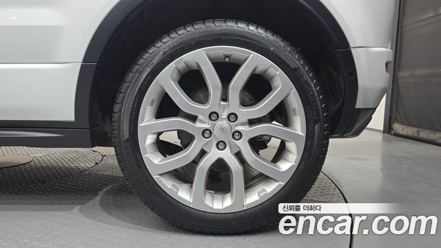 Land Rover Range Rover Evoque 2019 — photo 7