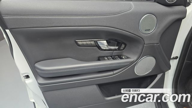 Land Rover Range Rover Evoque 2019 — photo 14