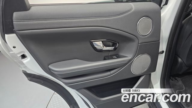 Land Rover Range Rover Evoque 2019 — photo 15