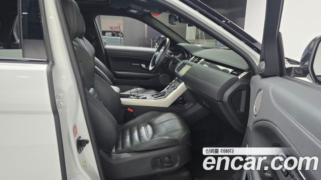 Land Rover Range Rover Evoque 2019 — photo 16