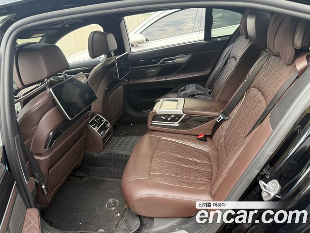 BMW 7-Series 2020 — photo 6