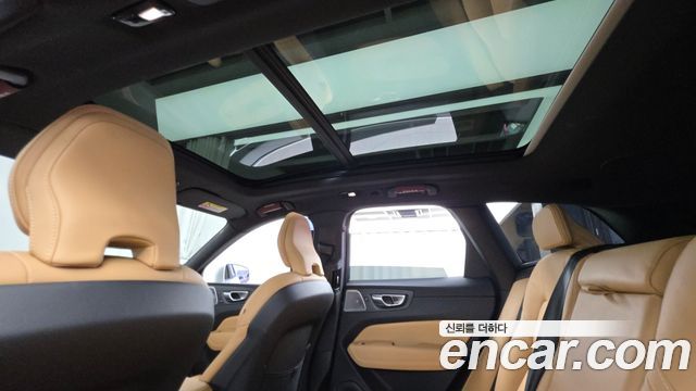 Volvo XC60 2025 — photo 24