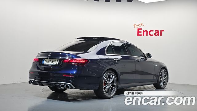 Mercedes-Benz E-Class 2022 — photo 2