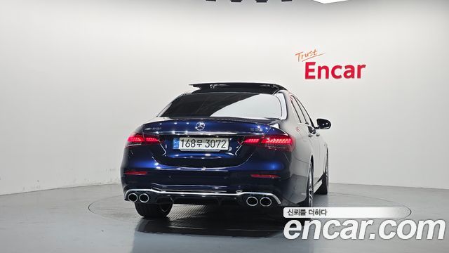 Mercedes-Benz E-Class 2022 — photo 4