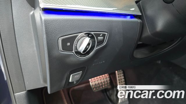 Mercedes-Benz E-Class 2022 — photo 20