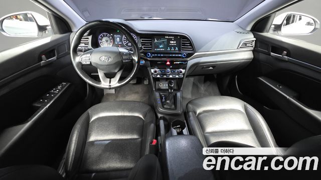 Hyundai AVANTE 2019 — photo 10