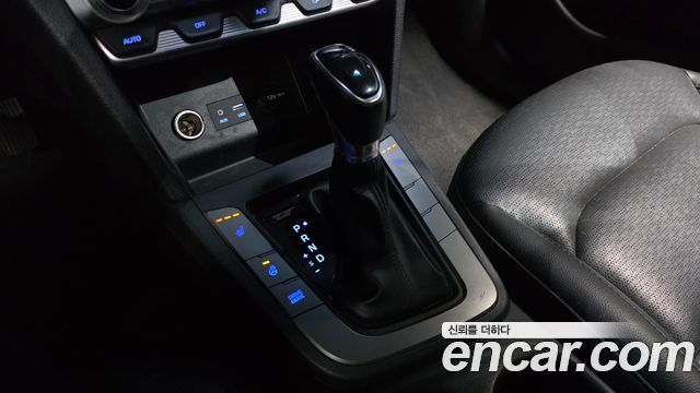 Hyundai AVANTE 2019 — photo 12