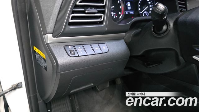 Hyundai AVANTE 2019 — photo 27