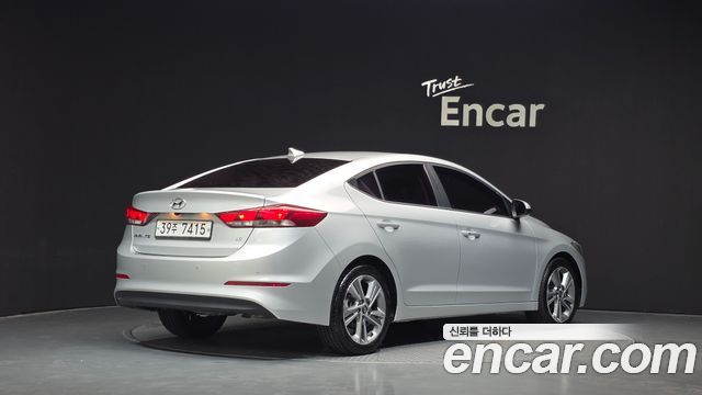 Hyundai AVANTE 2018 — photo 2