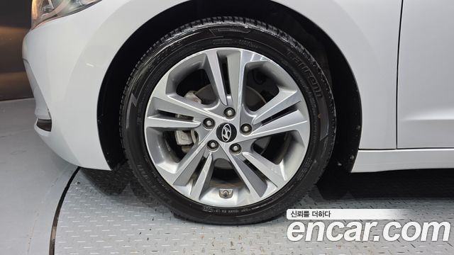 Hyundai AVANTE 2018 — photo 5