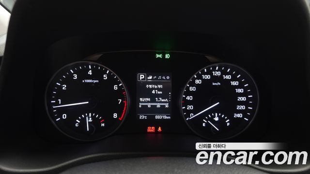 Hyundai AVANTE 2018 — photo 11