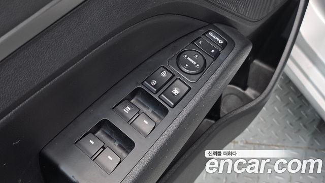Hyundai AVANTE 2018 — photo 19