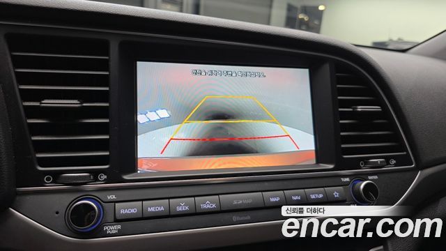 Hyundai AVANTE 2018 — photo 25