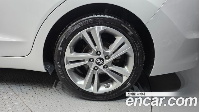 Hyundai AVANTE 2018 — photo 7