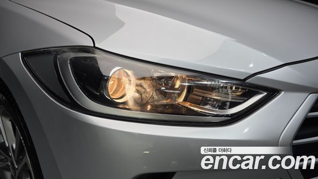 Hyundai AVANTE 2018 — photo 8