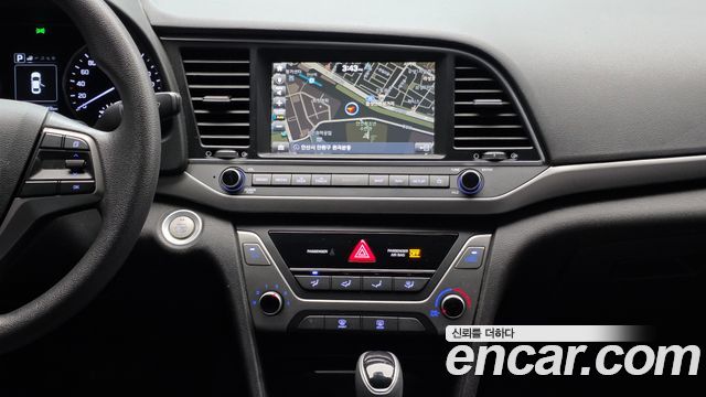 Hyundai AVANTE 2018 — photo 29