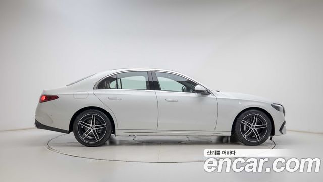 Mercedes-Benz E-Class 2026 — photo 2