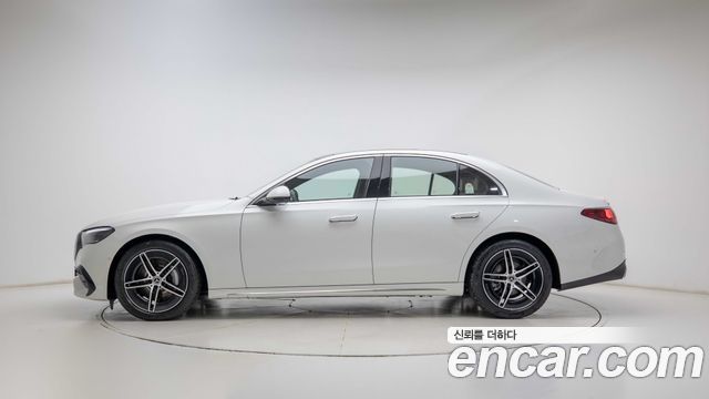 Mercedes-Benz E-Class 2026 — photo 4