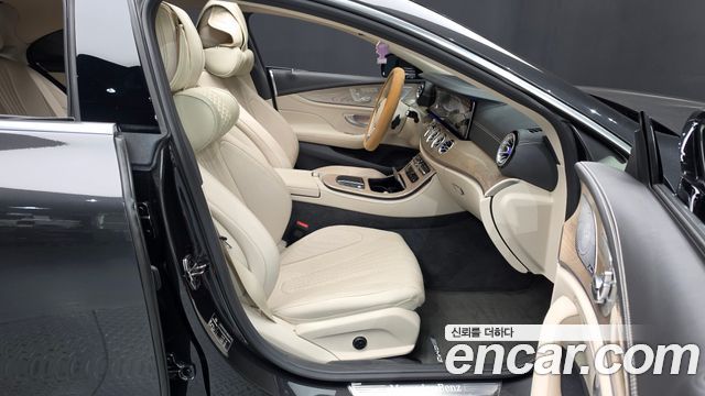 Mercedes-Benz CLS-Class 2021 — photo 16