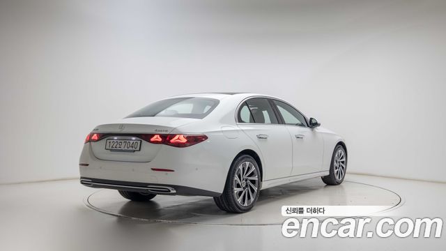 Mercedes-Benz E-Class 2026 — photo 2