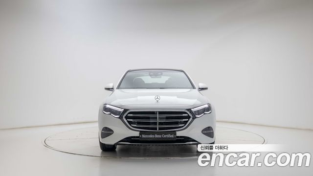 Mercedes-Benz E-Class 2026 — photo 3