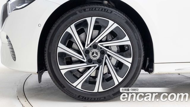 Mercedes-Benz E-Class 2026 — photo 5