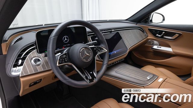 Mercedes-Benz E-Class 2026 — photo 11