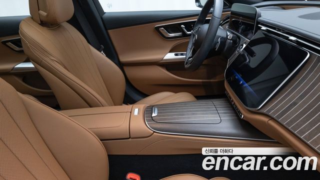 Mercedes-Benz E-Class 2026 — photo 12