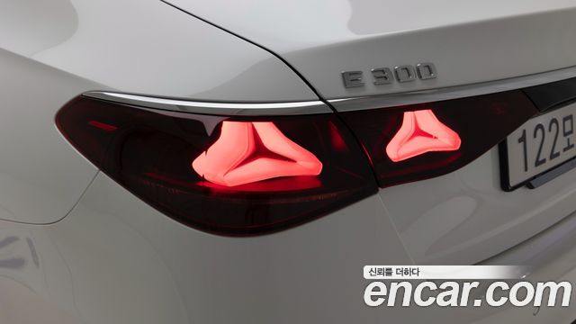 Mercedes-Benz E-Class 2026 — photo 18