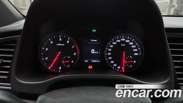 Hyundai AVANTE 2017 — photo 11