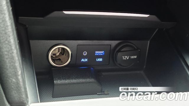Hyundai AVANTE 2017 — photo 18
